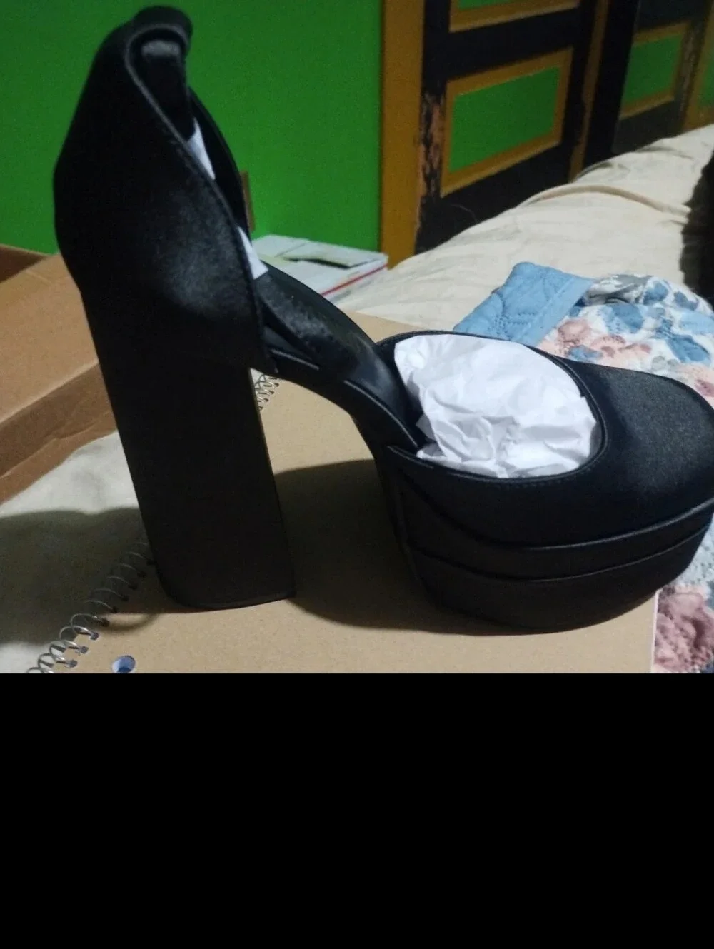 Dream Pairs women's size 8 high platform closed toe black satin heels.